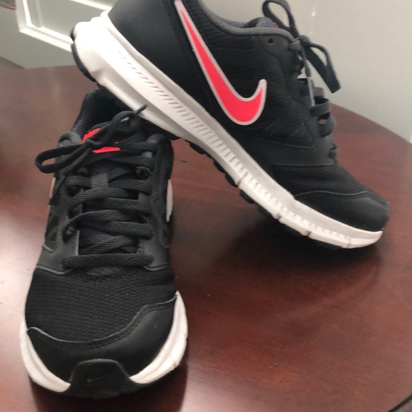 Nike Shoes - Nike Downshifter 6 Running Sneakers